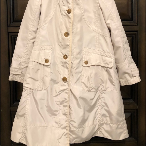 Women Raincoat - Picture 5 of 16